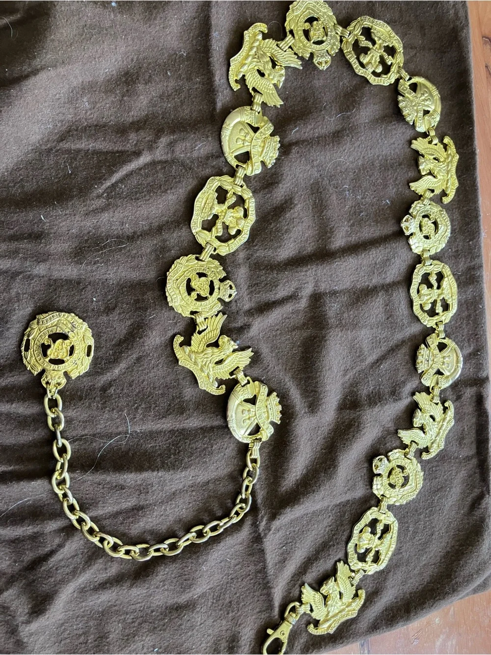 Gold-Tone Decorative Link Belt with Eagle and Medallion Motifs